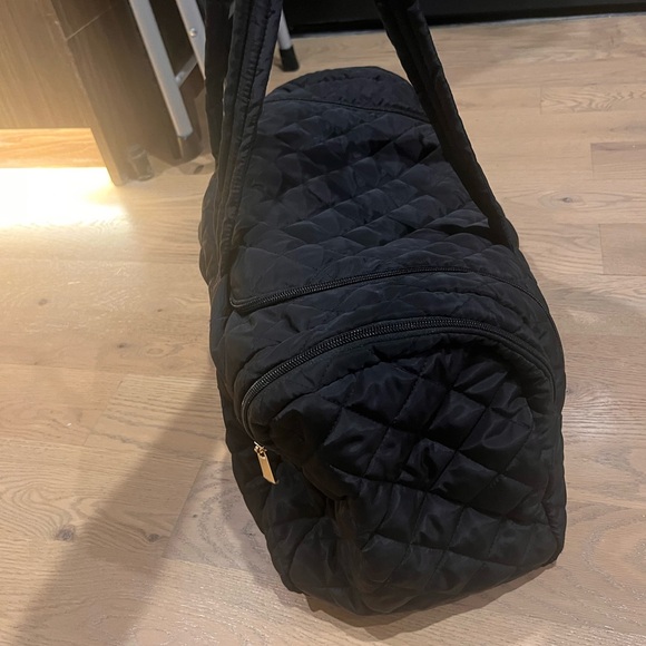 On 34th Brand - Quilted Nylon Duffle Bag, Gold Hardware - Lots of Pockets! - Picture 2 of 9